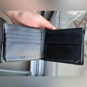 Authentic fair condition Classic Prada Bi-ford wallet